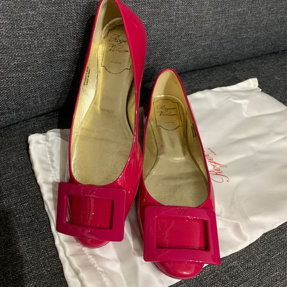 Beautiful Roger Vivier Hot pink brand new flats